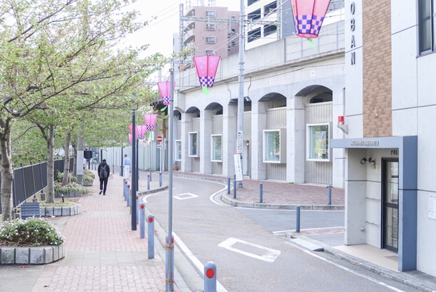 走出賣春街歷史！「橫濱黃金町」高架橋下的掃黃作戰與藝術重生