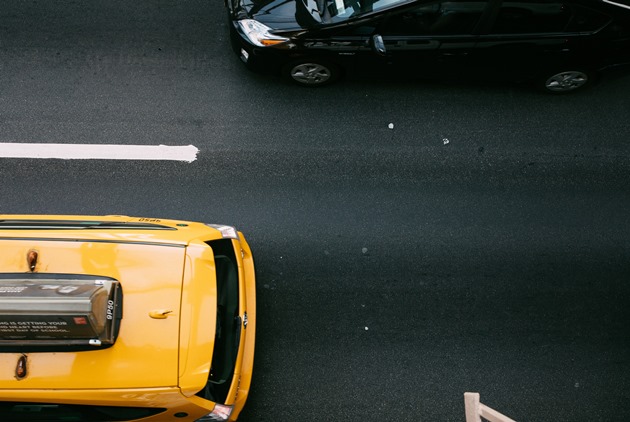 當司機可以上山下海兼導遊，你還會選擇無人計程車嗎？