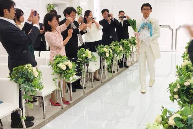 想來段虛擬愛情？日本男子花8.4萬元與16歲偶像結婚