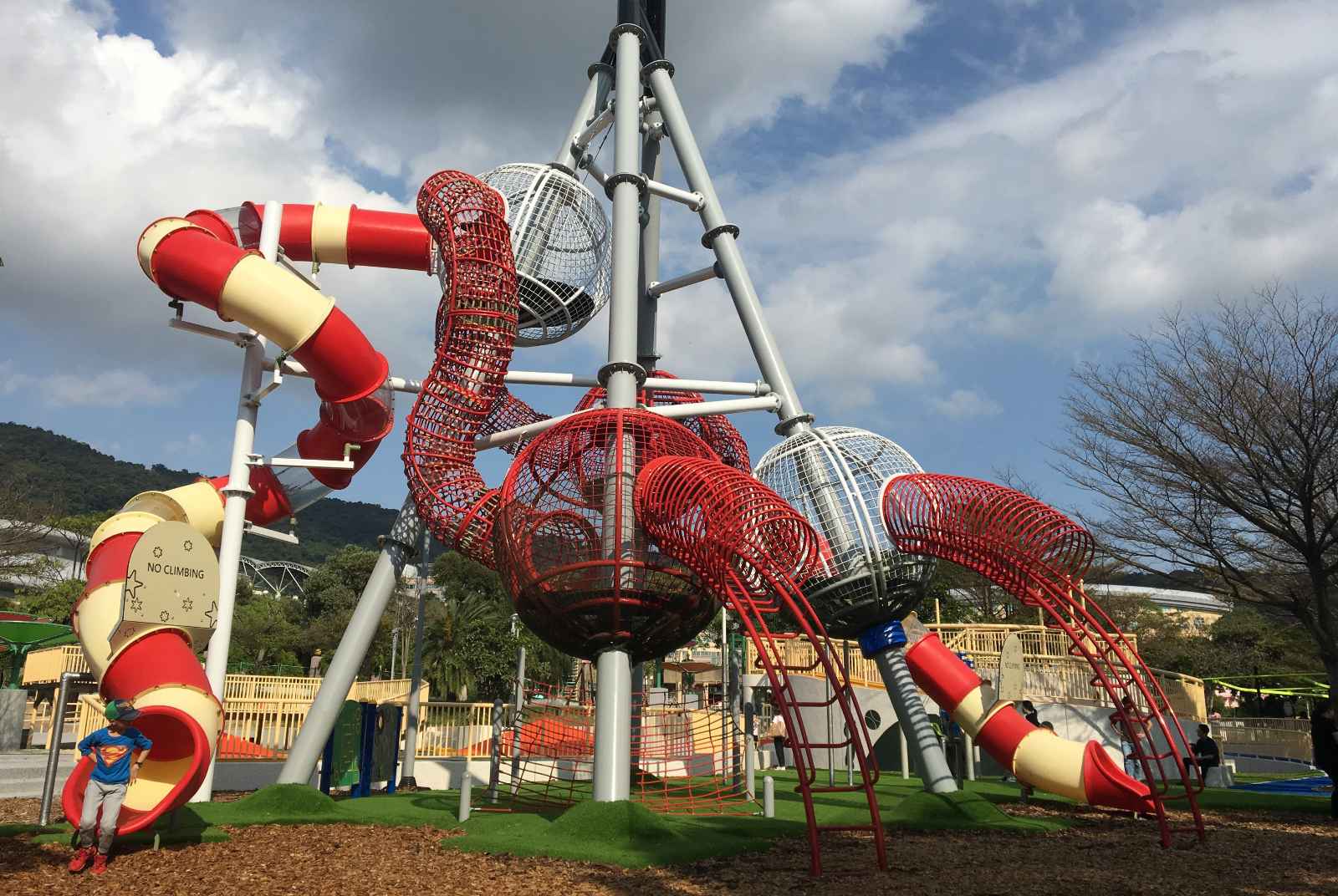 全台首座9米高棒球溜滑梯！地方媽媽花3年，改造天母運動公園成「夢想樂園」