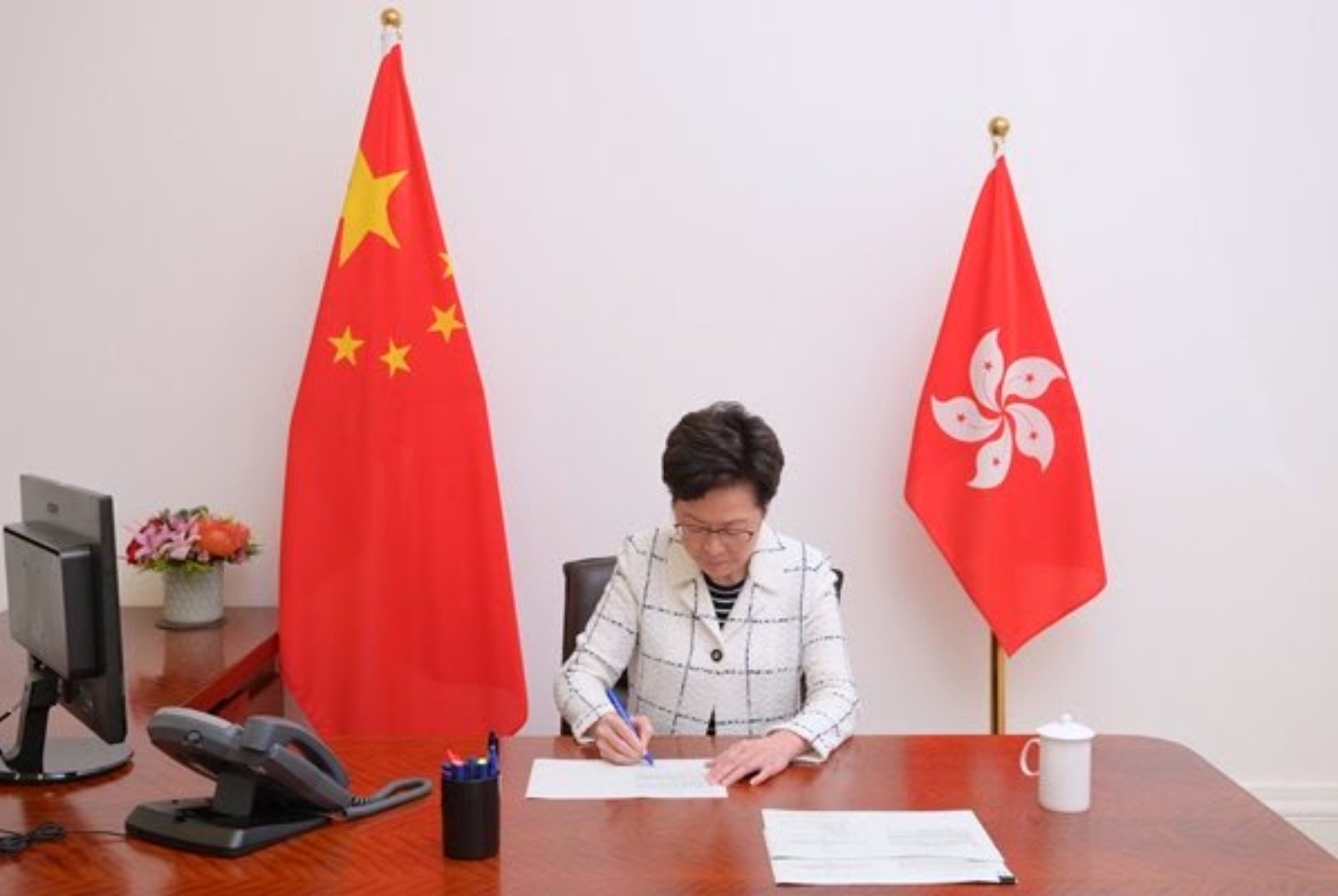 數位獨裁降臨！《國安法》生效港人急刪文　資安學者：做過這件事就來不及了