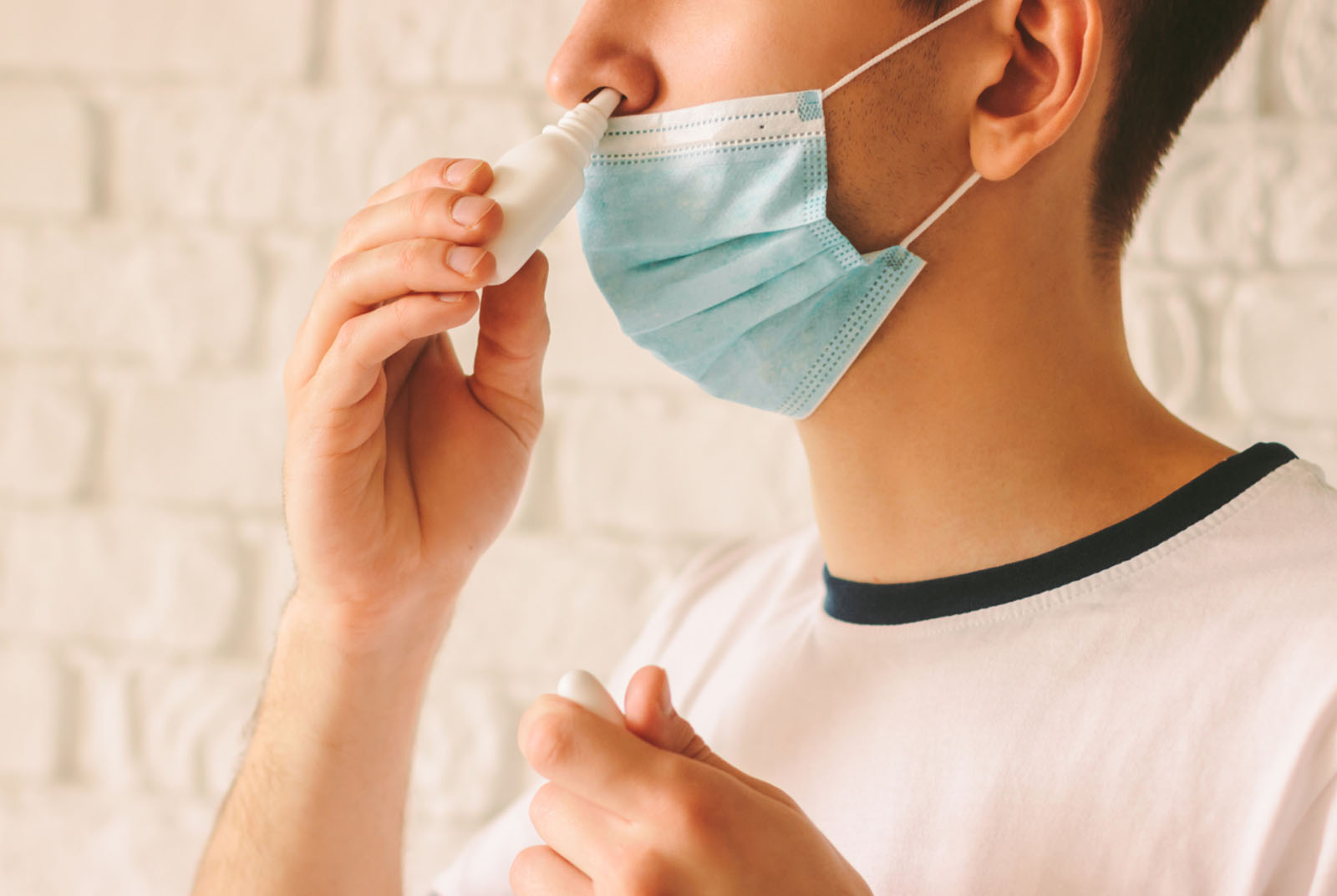 在鼻腔就消滅病毒！台大研發噴鼻疫苗可望終結突破感染