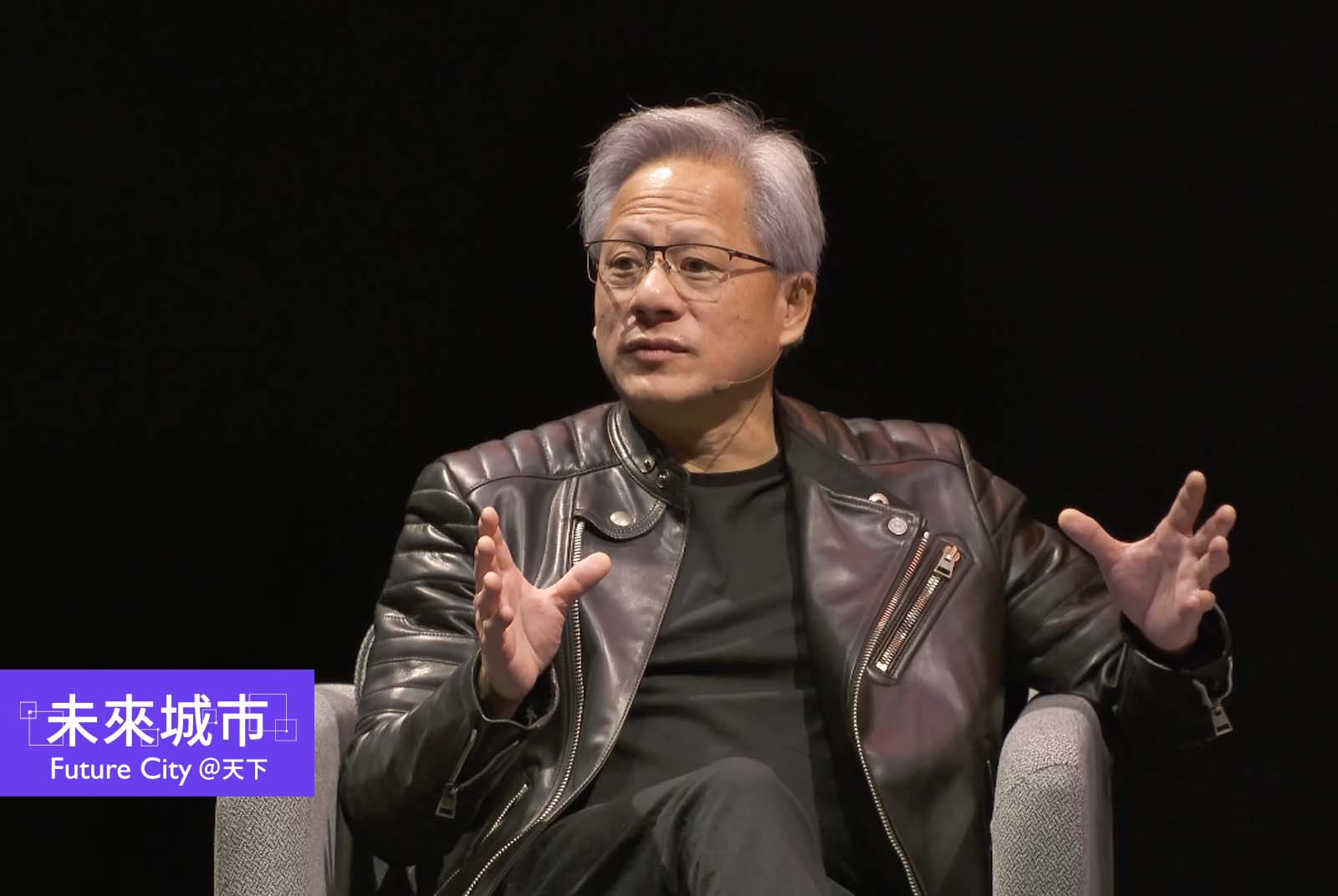 自學商管，辦公室變書房　黃仁勳嗆MBA：先讀完這三本再來講
