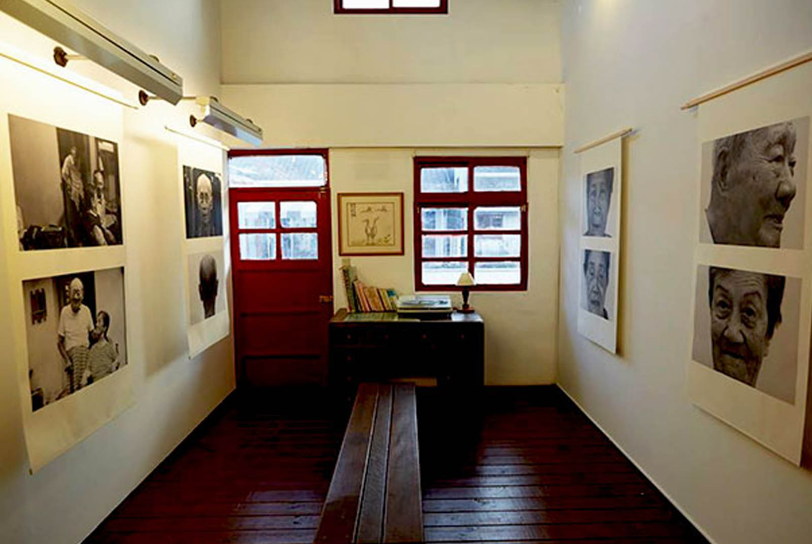《小花。門裏門外 家_寫真》攝影展現場。圖片來源：「小花計畫」粉絲頁