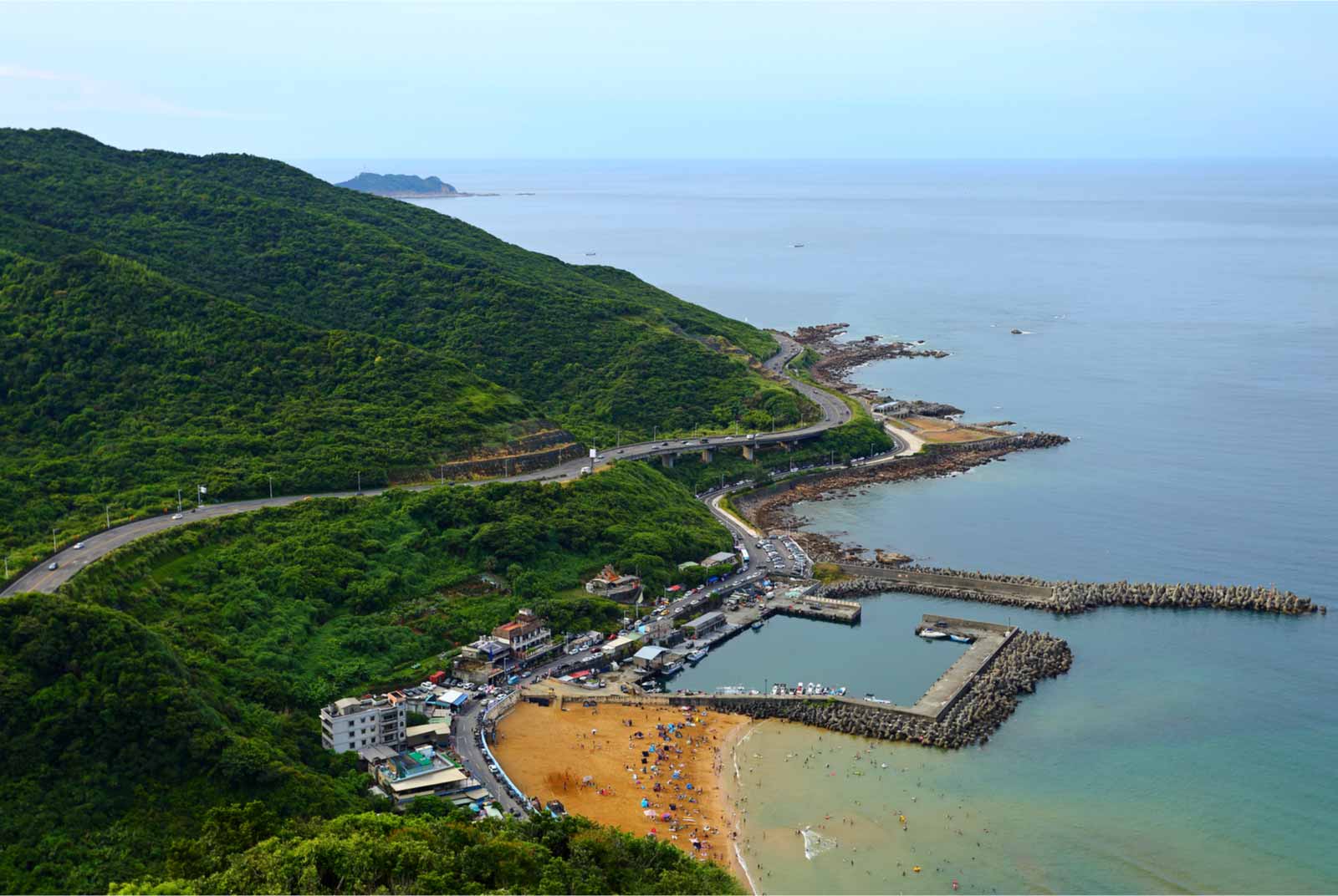 基隆因地理位置與天然地形優勢成為重要據點。