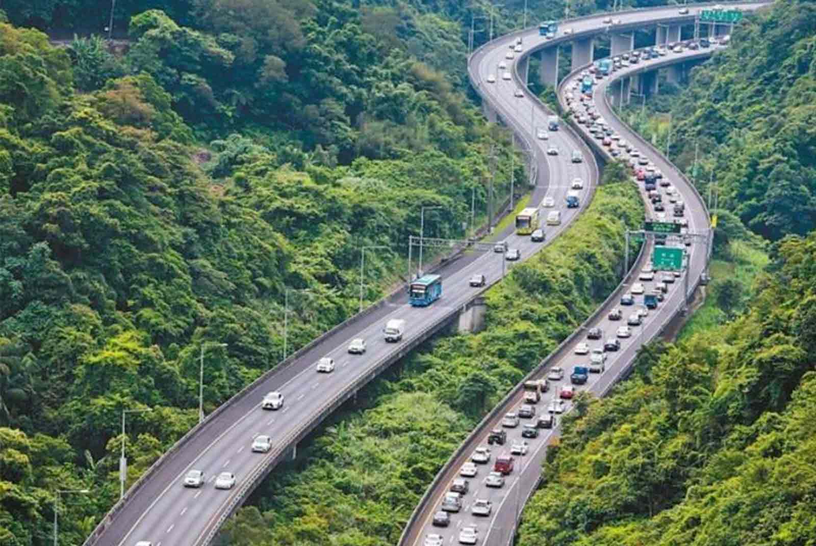 中秋連假出遊返鄉必看！ 高乘載管制提早、國道匝道封閉、公路客運租車優惠總整理