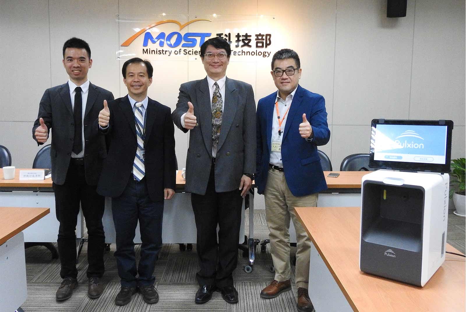 台灣大學機械工程系教授蕭浩明率團隊研究「腦中風快篩」，快速評估患病風險。圖片來源：科技部