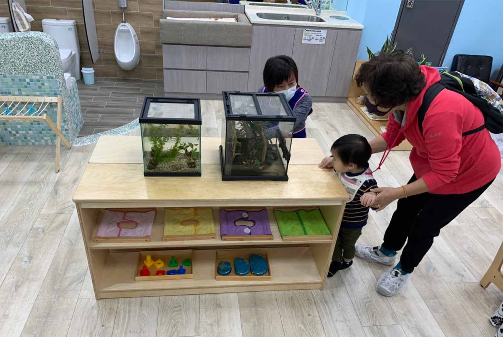 出生人數下降，托育需求卻不降反增，愈來愈多家長選擇將孩子交給專業托育人員照顧。