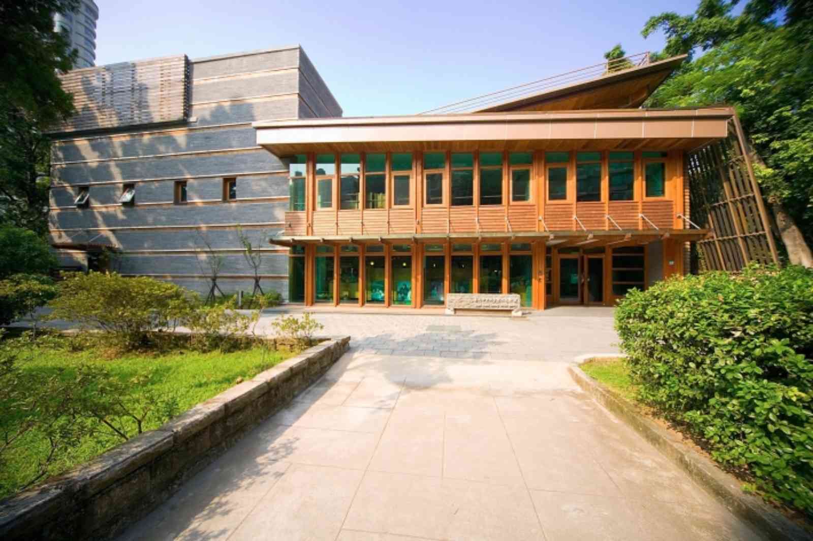 北投圖書館是台灣首座綠建築圖書館。圖片來源：台北市立圖書館北投分館粉絲專頁