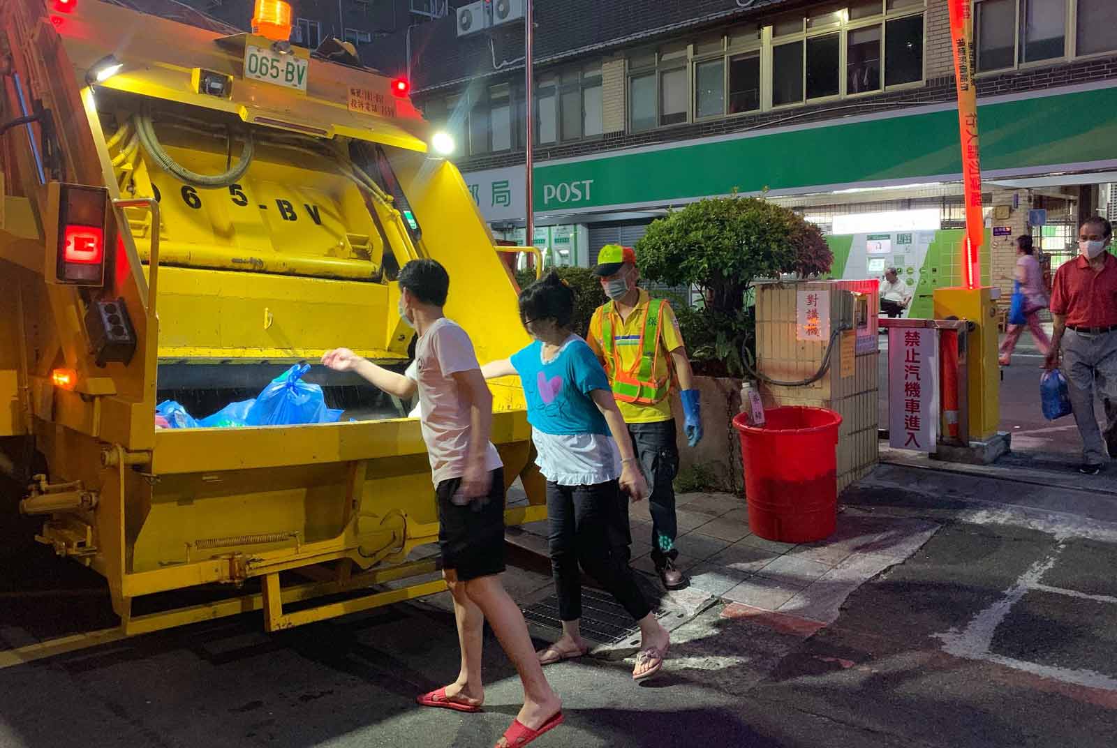 台北市-垃圾不落地-垃圾車-智慧城市-政策