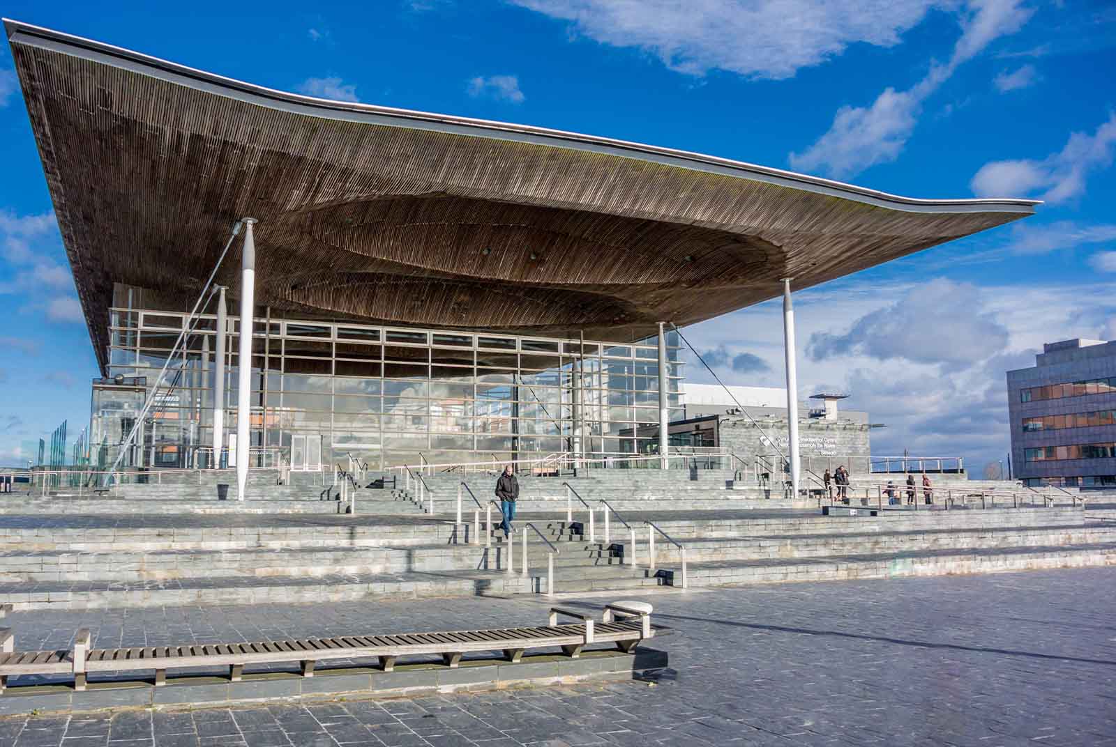 英國-威爾斯-議會-Richard Rogers-國會建築-建築設計-城市規劃-都市設計