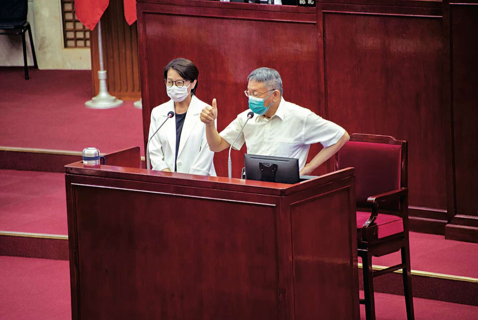 柯文哲-黃珊珊-2022大選-台北市-城市治理-政策-海砂屋-危老建築-選舉-法律-議員