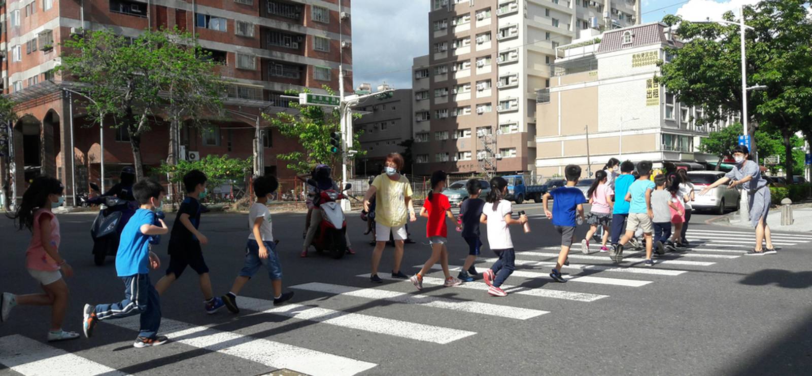 行人地獄-下一代學生行人路權聯盟-行人路權-台灣-台灣交通-交通政策-行人-人行道-交通改革-人權-南北落差