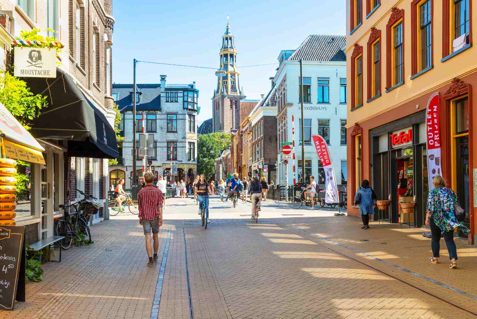 Groningen-Netherlands-traffic calming-Park and Ride-through traffic-人本城市-行人路權-公共空間