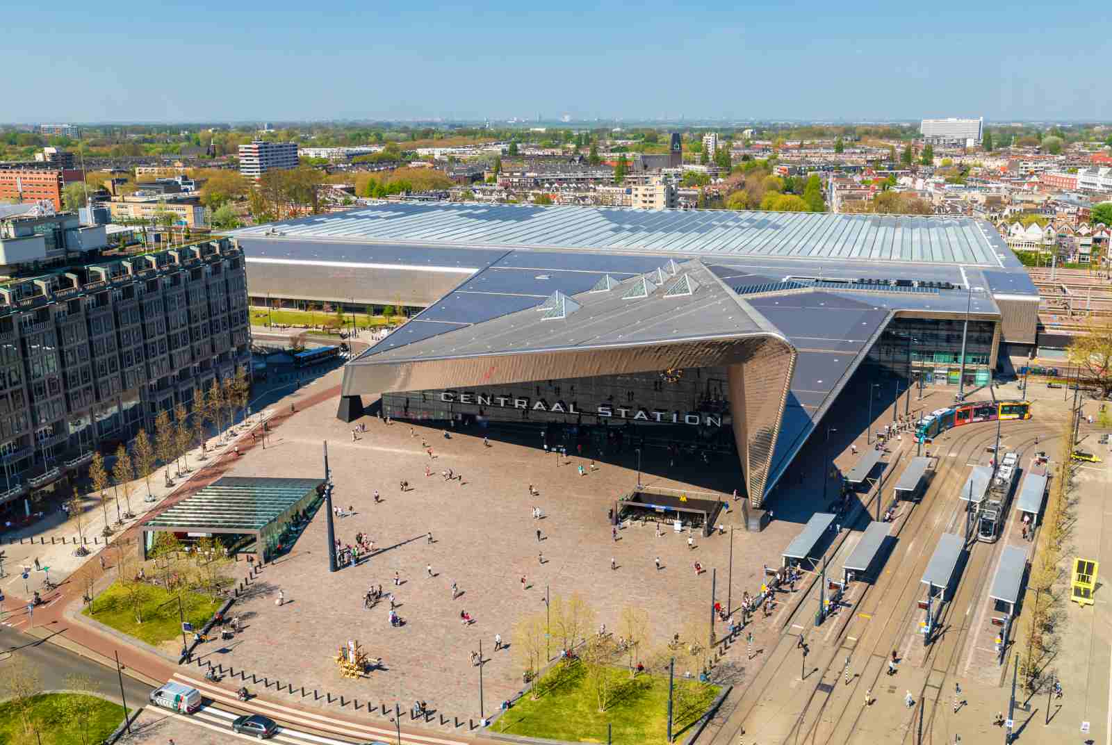Rotterdam Centraal station-Rotterdam-Netherlands-台灣是個行人地獄-城市規劃-人本城市-行人-宜居城市