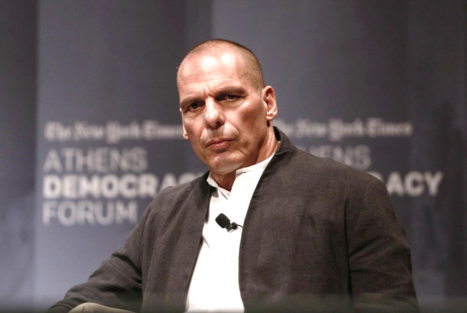 雅尼斯-雲端平台-歐洲民主運動-平台經濟-資本主義-雲端封建主義-農奴-經濟學家-民主