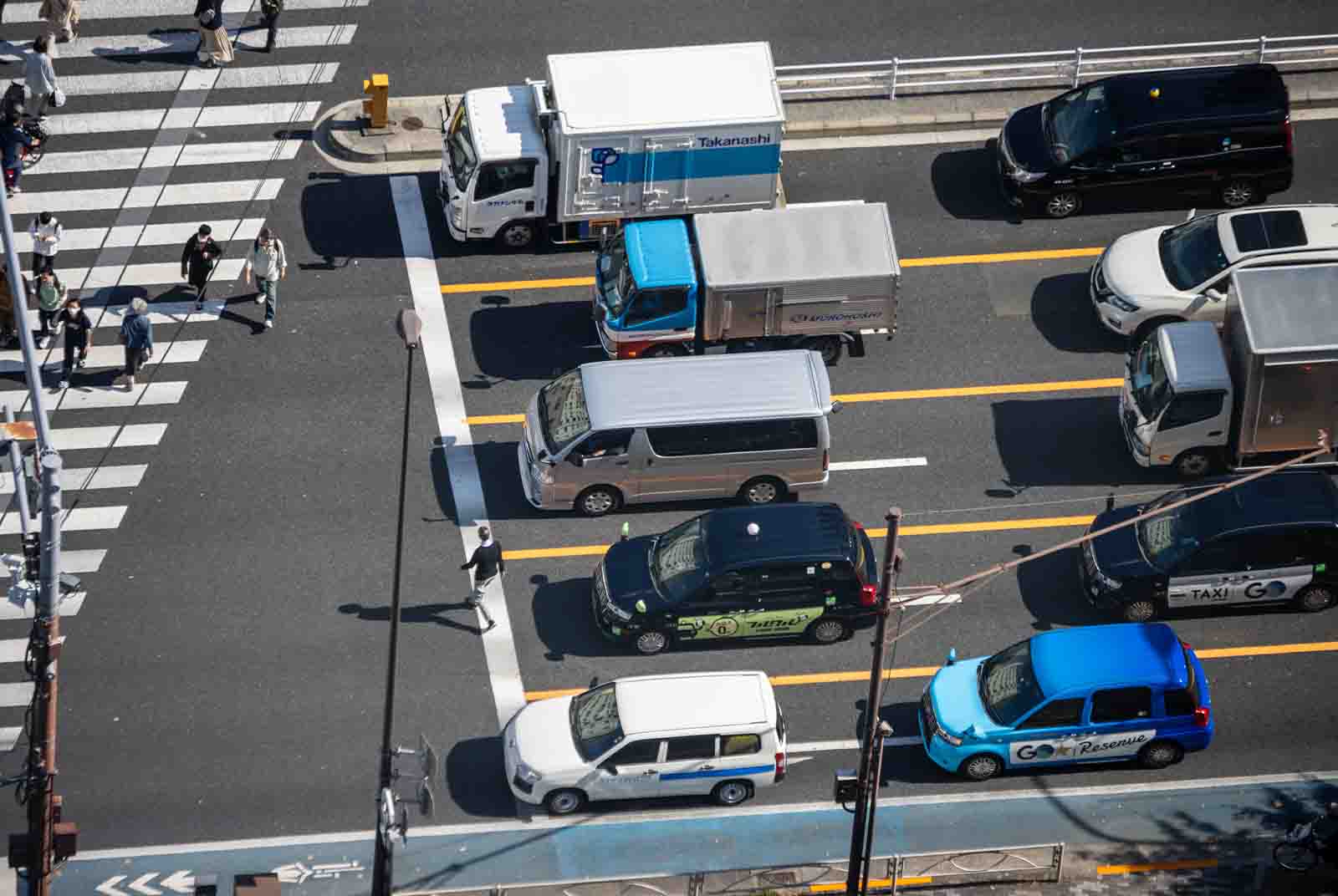 日本-交通-車本交通-車輛霸權-交通事故-車禍-人本交通-行人路權-駕照-道路安全-危險駕駛-行駛距離-賠償金