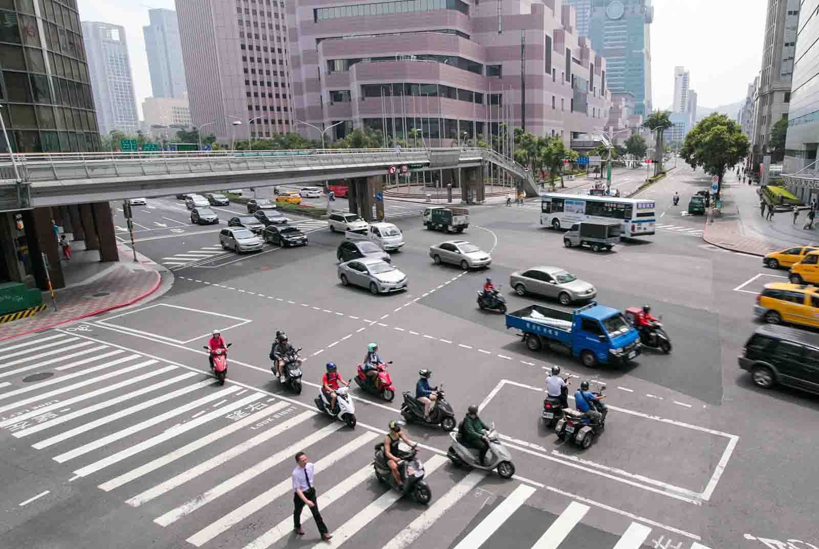 電動滑板車-台灣-合法化-交通工具-電動運具-共享運具-機車-動力二輪車-道路安全-騎士-交通安全-人本交通