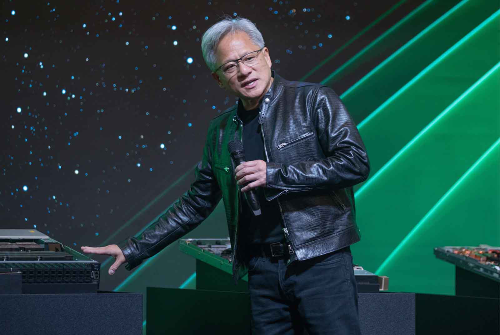 輝達-黃仁勳-馬斯克-OpenAI-人工智慧-GPU-超級電腦-DGX-1-深度學習-ChatGPT-演算法-科技