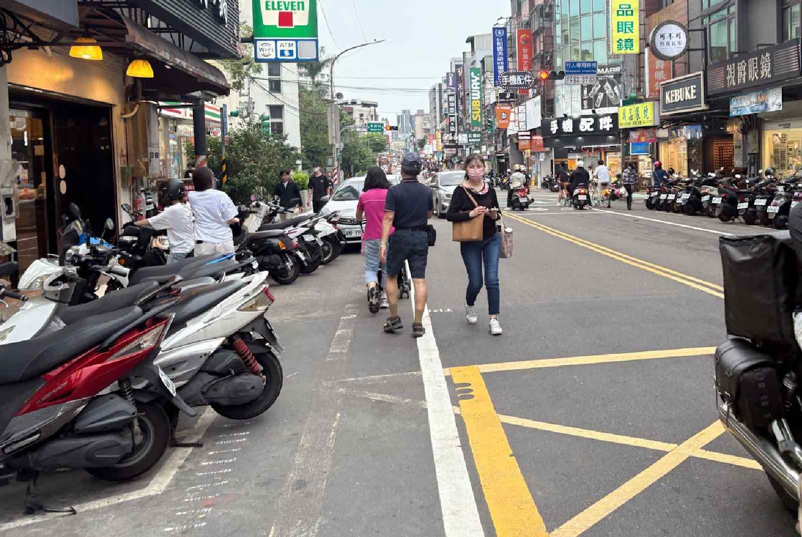 人行道-中北路-交通安全-人本城市-桃園-還路於民行人促進會-塞車-中原大學-社區-人行空間