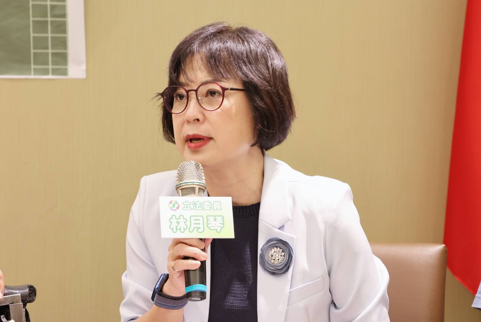 台灣-安全警示裝置-交通安全-安全氣囊-ABS-運安會-碰撞測試-交通部-法規-林月琴-靖娟基金會