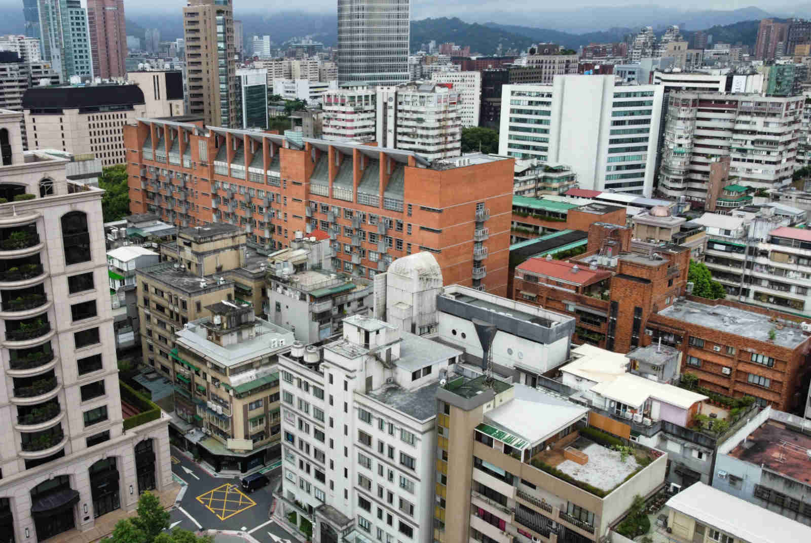 都市計劃-台灣-都市計劃：牛津非常短講017-城市蔓延擴張-郊區化-房地產炒作-都市更新