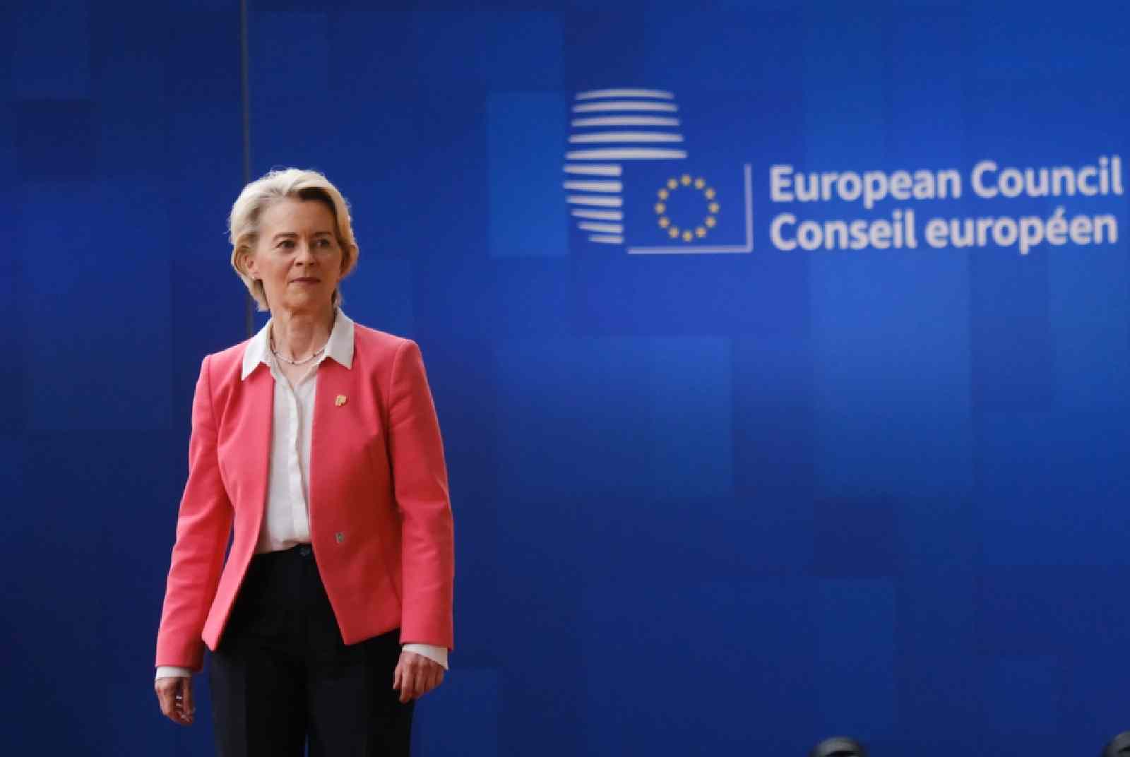 馮德萊恩-Ursula von der Leyen-歐盟-歐洲委員會-主席-AI-法規-人工智慧-經濟效益-企業發展