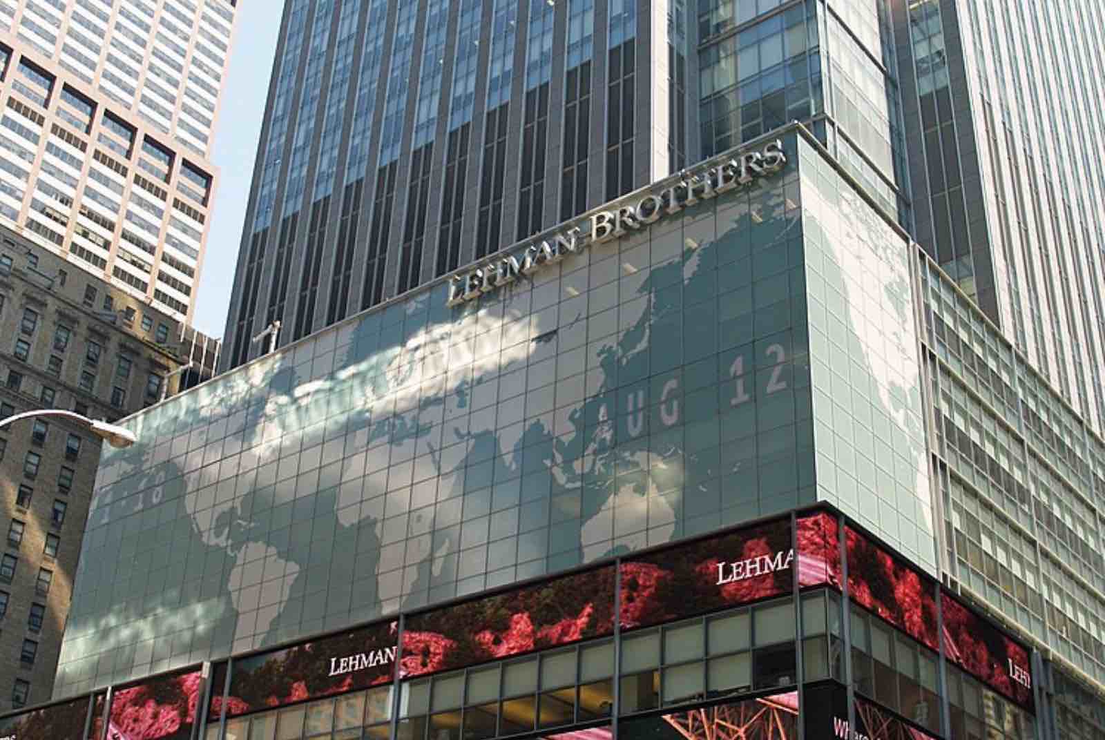 雷曼兄弟-房地產-製造業-經濟成長-土地-日本-美國-金融加速器-經濟崩盤