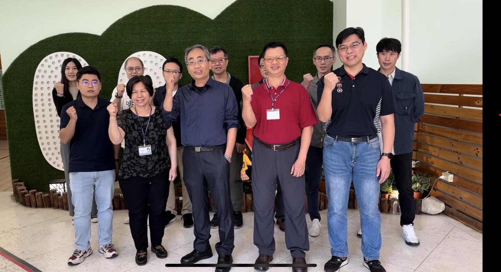 彰化縣2024年實施垃圾減量專案，首創全國唯一的「人均垃圾進廠量分級檢查制度」，並提供清潔隊員獎勵，實施一年，人均垃圾量創下歷年新低。